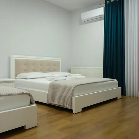 Hotel Zisi & Restaurant