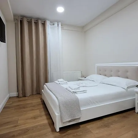 Zisi & Restaurant Hotel Erseke