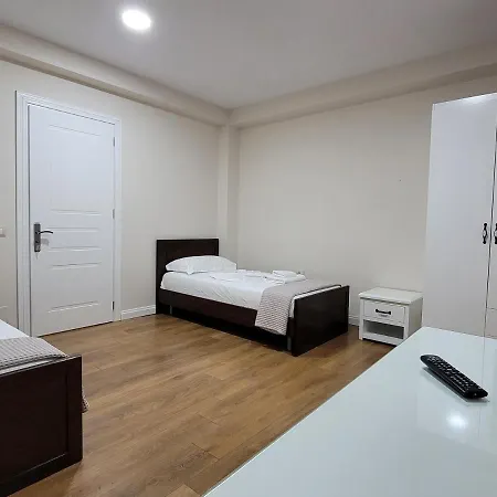 Hotel Zisi & Restaurant 4*