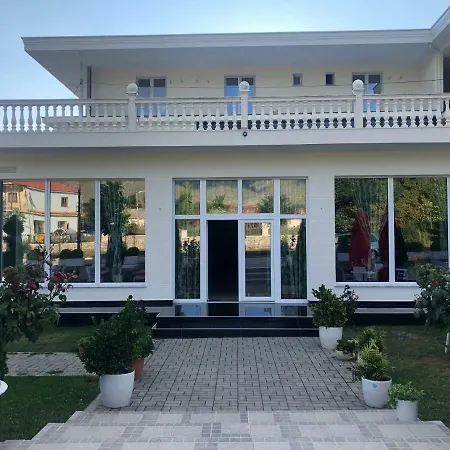 Taverna Zisi Hotel 4*