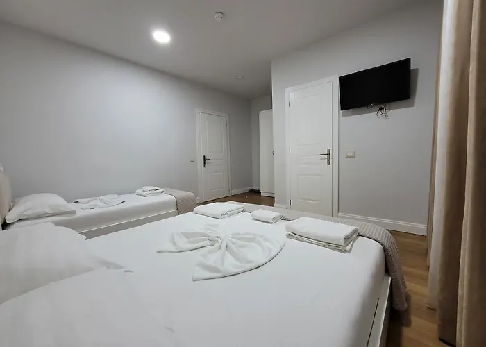 Zisi & Restaurant Erseke